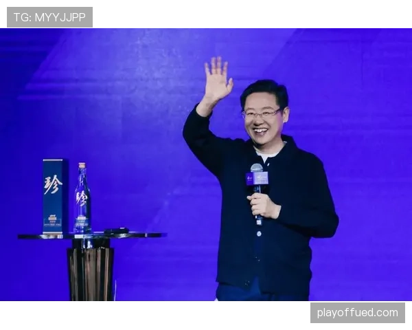 吴向东赛场像开挂，走出球馆拎着个名牌袋把门口阿姨都拉去八卦